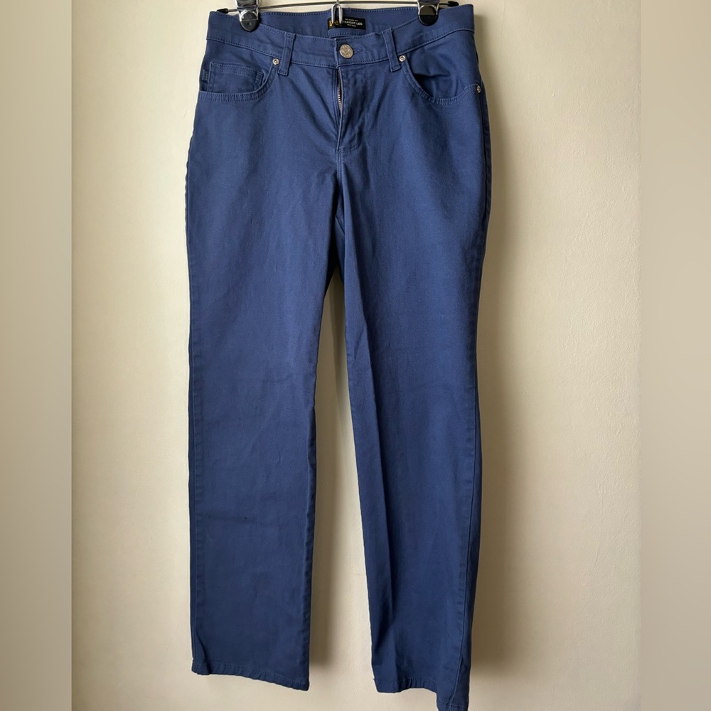 Lee- Relaxed Mid-Rise StraightLegPants-Size 6-short-Ladies- Blue Smoke/PetFreeHm
